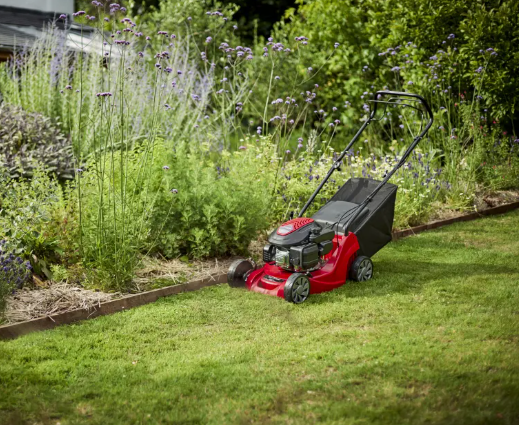 Self-Propelled Petrol Lawn Mower - 39cm RUBILSTON